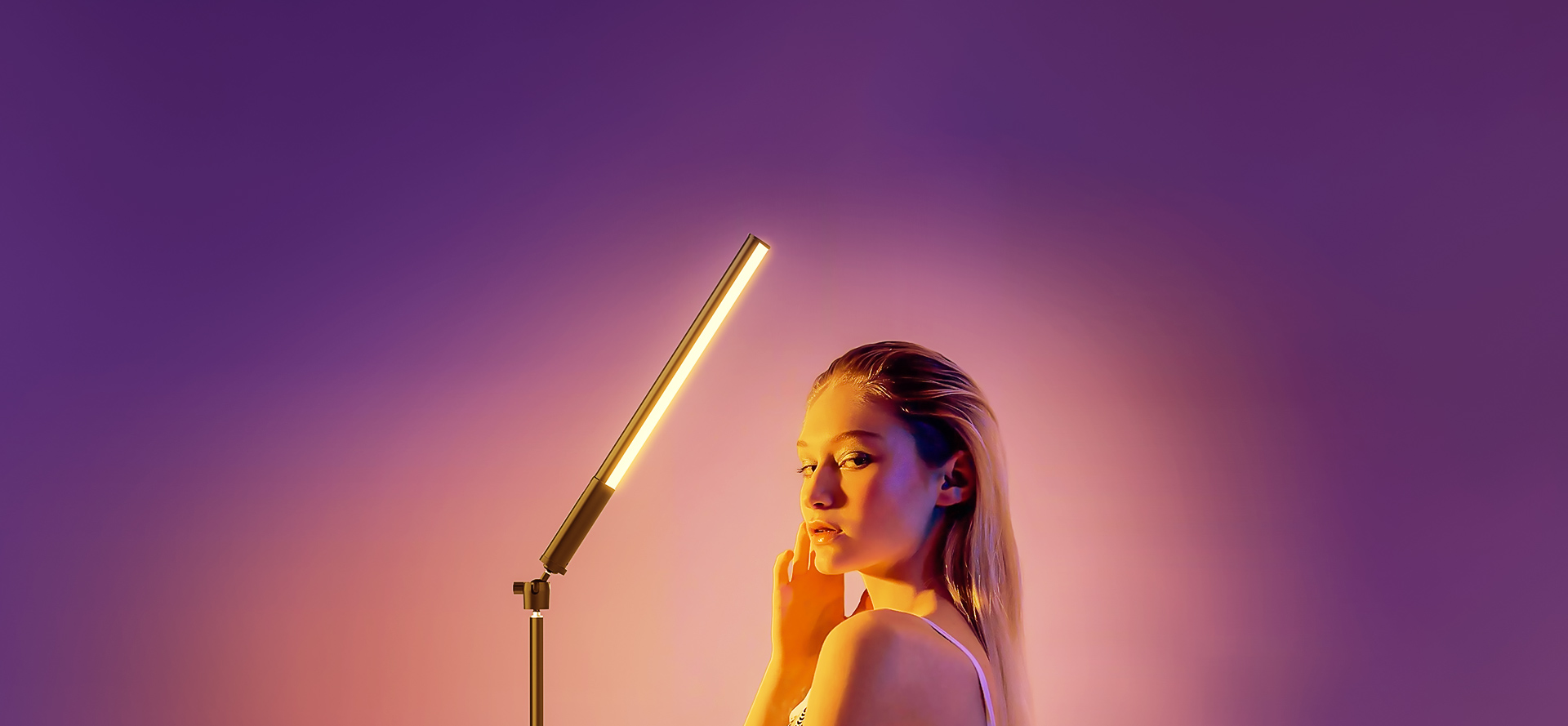 P520 Full color photography light